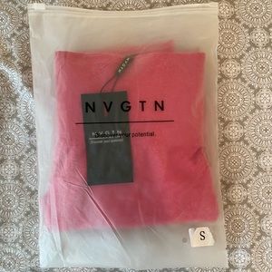 NVGTN FUCHSIA SEAMLESS CONTOUR LEGGINGS